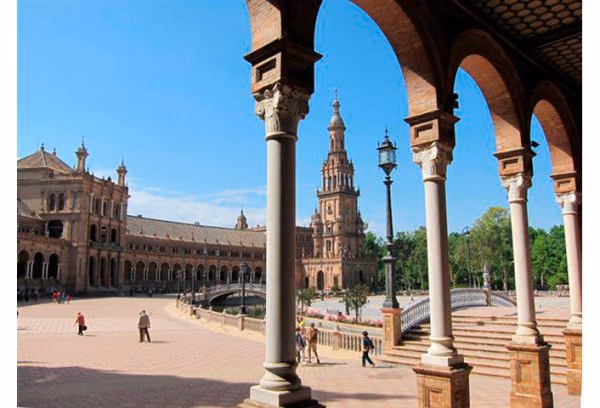 Imagen de la noticia: Amazon sigue los pasos de Punto Rojo en Sevilla por el Día Mundial del Libro