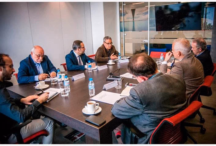 Mesa redonda colegios religión