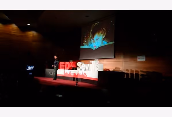 Imagen de la noticia: El director de Lantia, Enrique Parrilla, participó ayer en las prestigiosas TED Conference