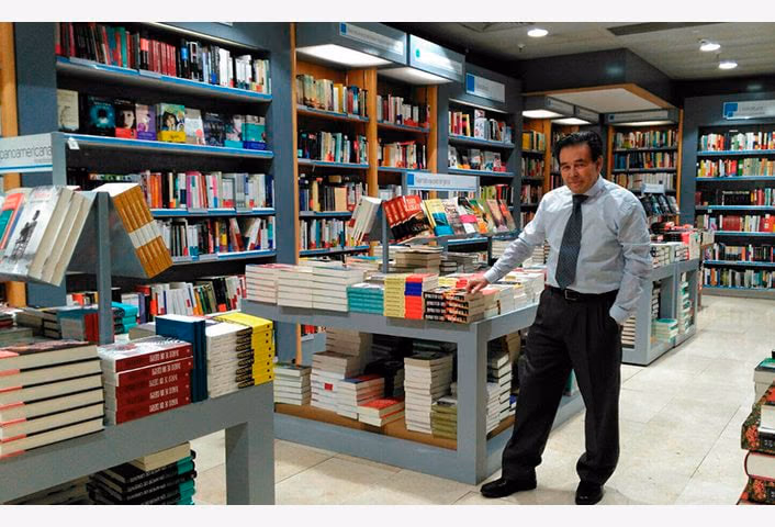Imagen de la noticia: El lector encontrará muchas sorpresas en mi novela