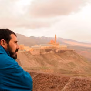 Imagen de la noticia: El Mundo entrevista a Daniel Pinilla autor de «Polifemo vive al Este. Viaje a la trastienda de Europa».