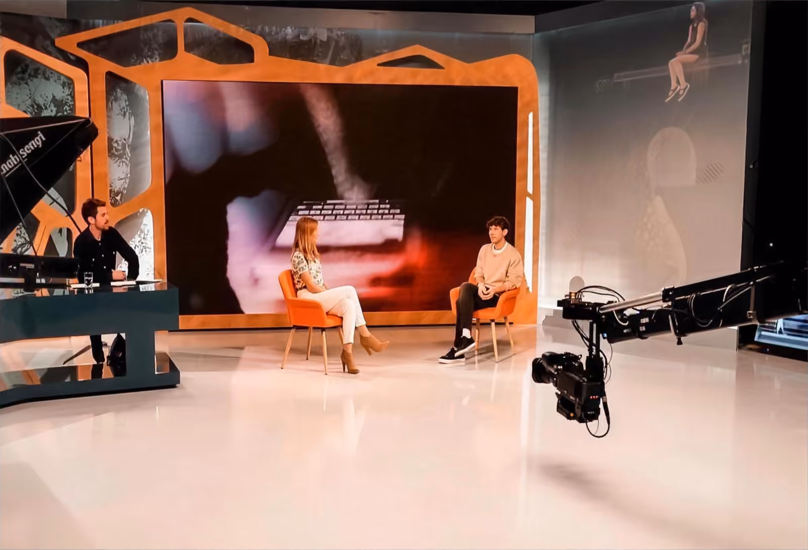 Imagen de la noticia: TVE Cataluña entrevista a nuestro autor Brian Giner por su obra «Golpeado pero no derrotado»