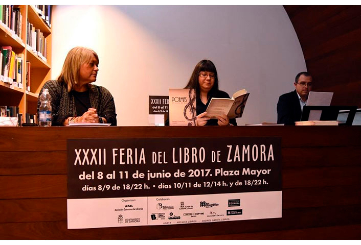 Marisol Cámara presenta "Poemas en clave de sol" en la Feria del Libro de Zamora